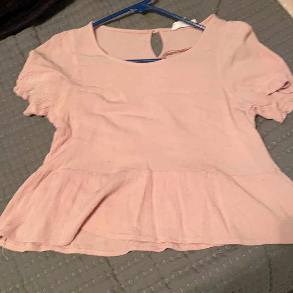 Cute crop top in pink!